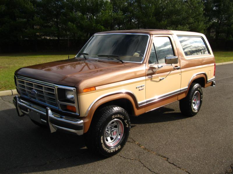 It was a very simple two tone brown 1986 Ford Bronco XLT with just 6980 