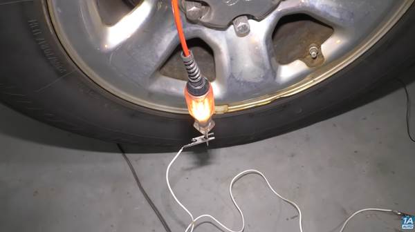 Reasons A Car Won't Start | When testing the ignition/signal wire, connect the lead end of the test light to the negative battery terminal, as is pictured here.
