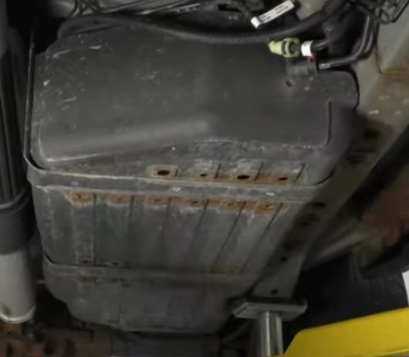 1999 jeep grand cherokee limited fuel tank leaking areas