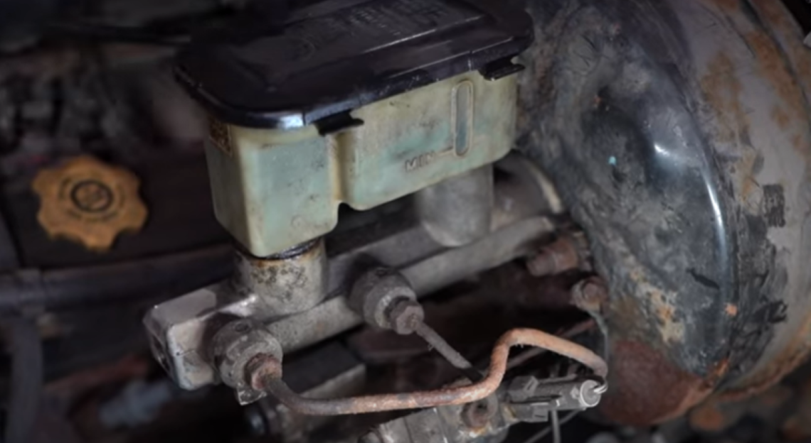 Bad Master Cylinder Symptoms Soft, Squishy Brake Pedal? 1A Auto