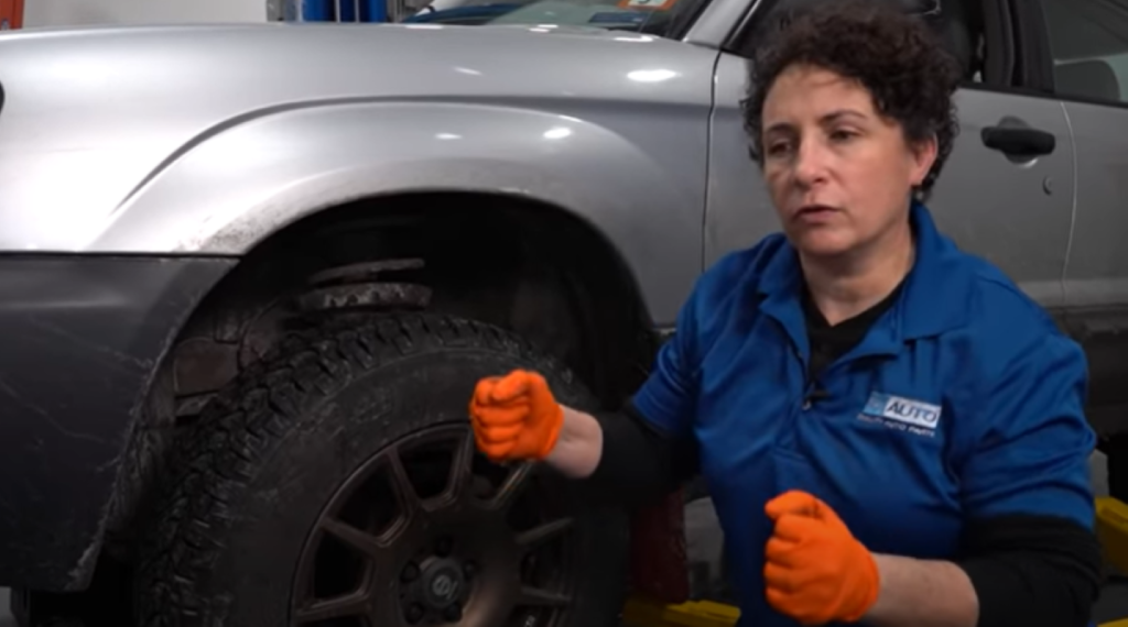 1A Auto mechanic reviewing what can cause a front end clunking noise